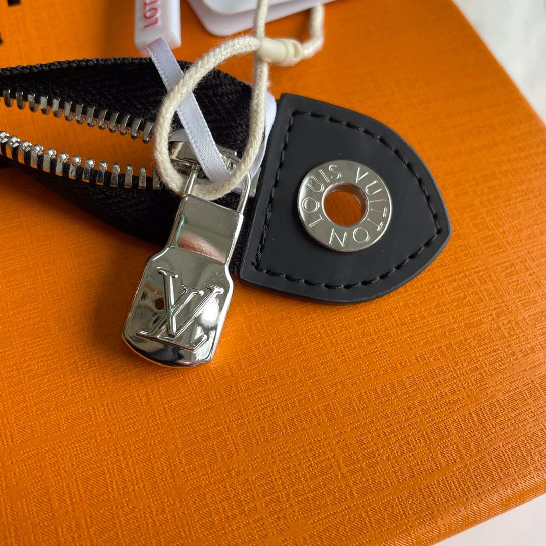 клатч lv-m56827