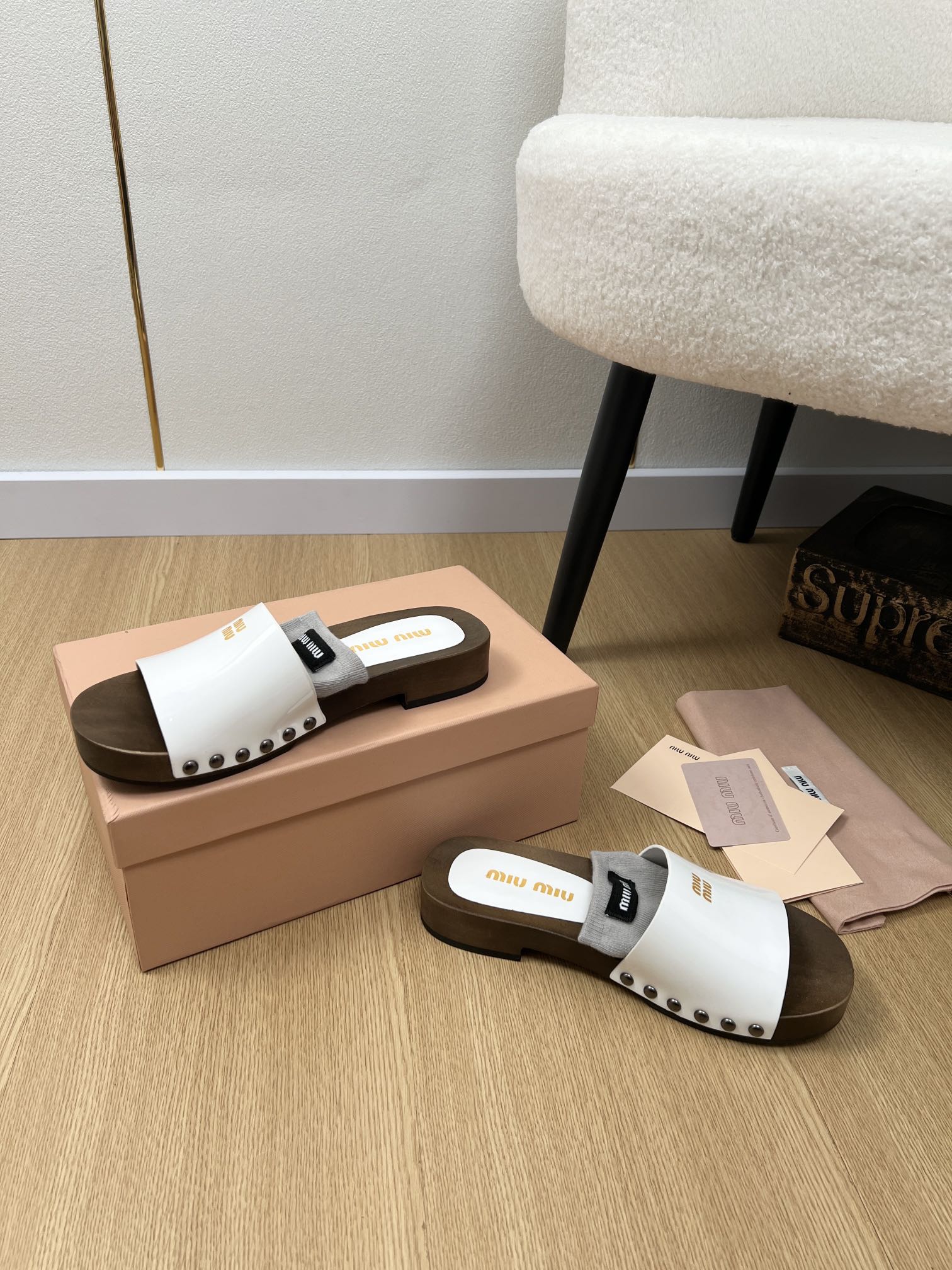 Деревянные тапочки Miu Miu 2024 - Белые - 1