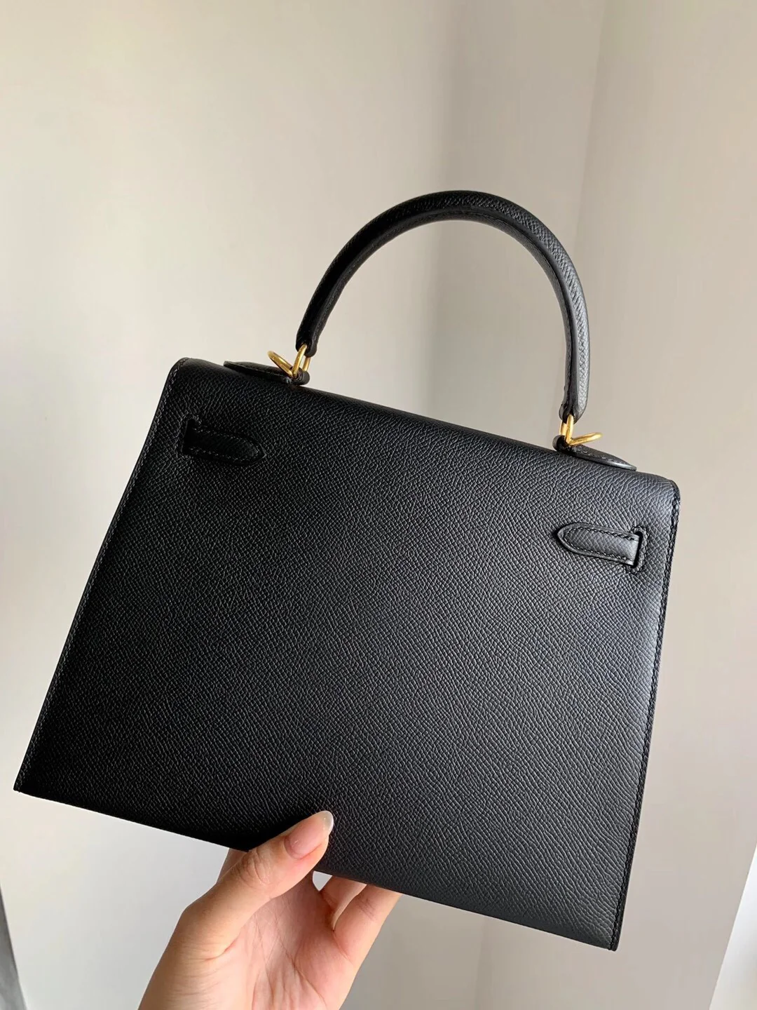 Часы Hermes Kelly 25 Epsom Black с золотой пряжкой