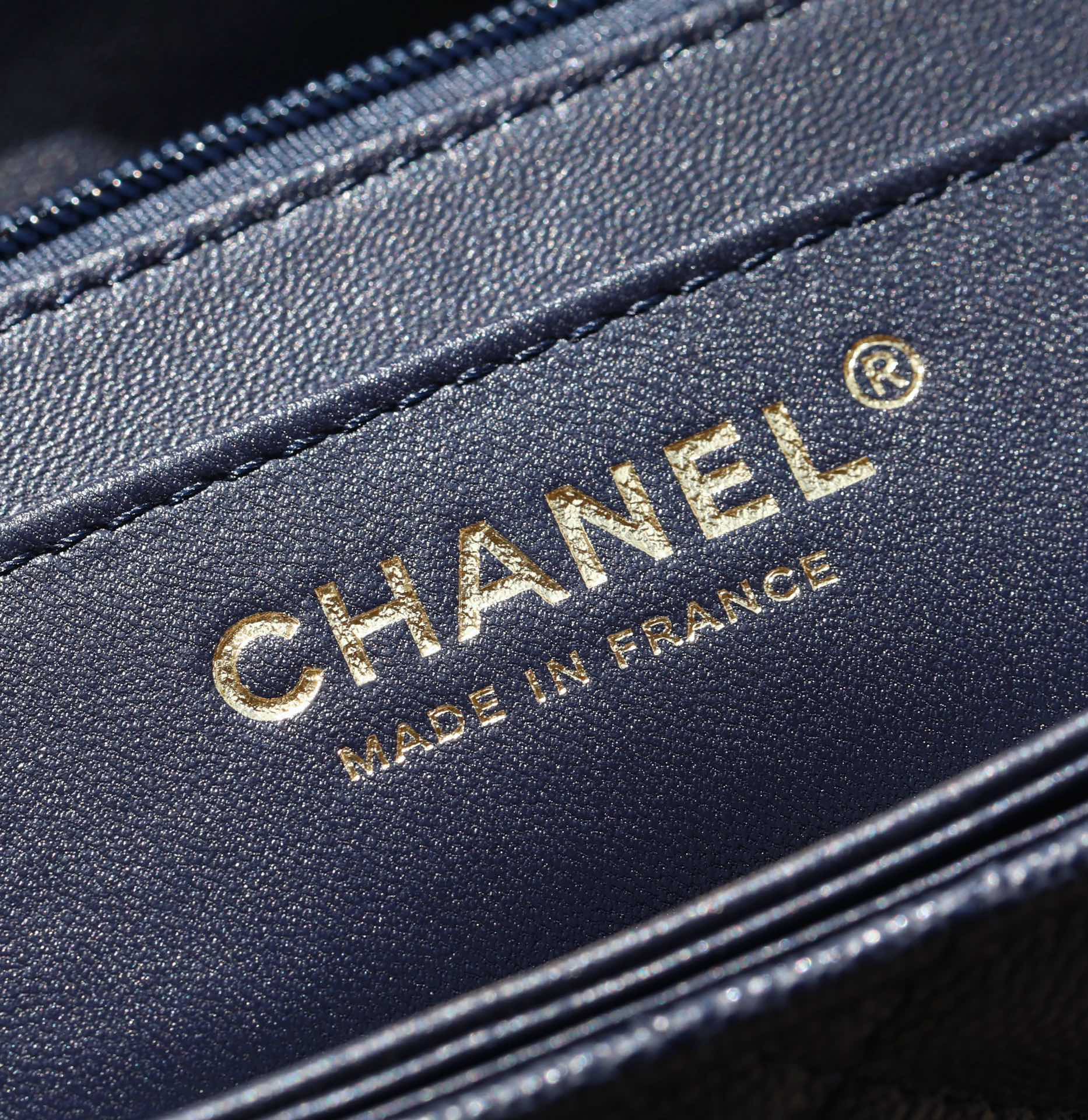 Сумка Chanel Medium Handle Flap Bag - синяя