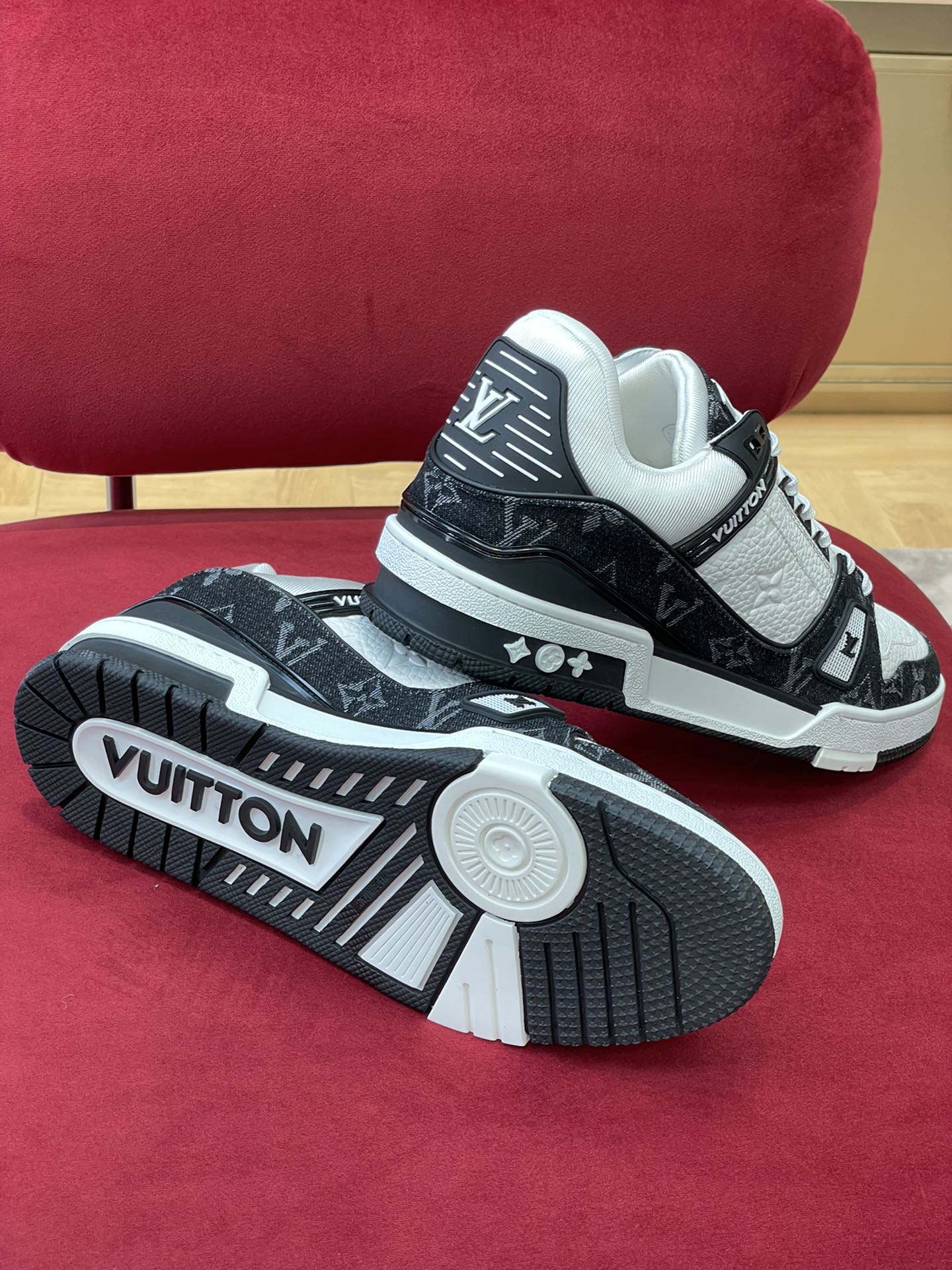 Кроссовки LV Trainer Series - Спортивная обувь - Унисекс - Бело-черные