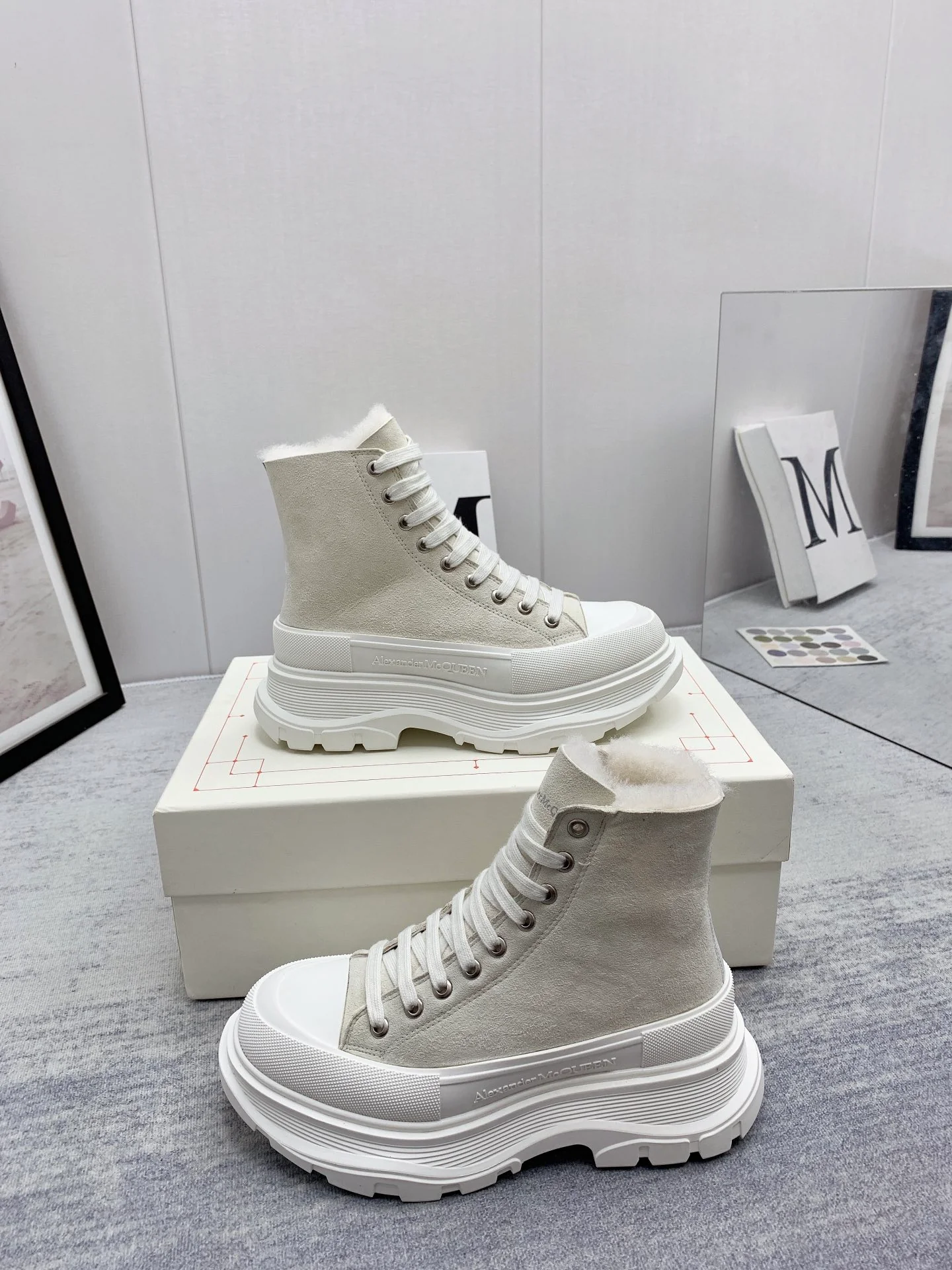 McQueen - Высокие кроссовки с меховой отделкой - Унисекс