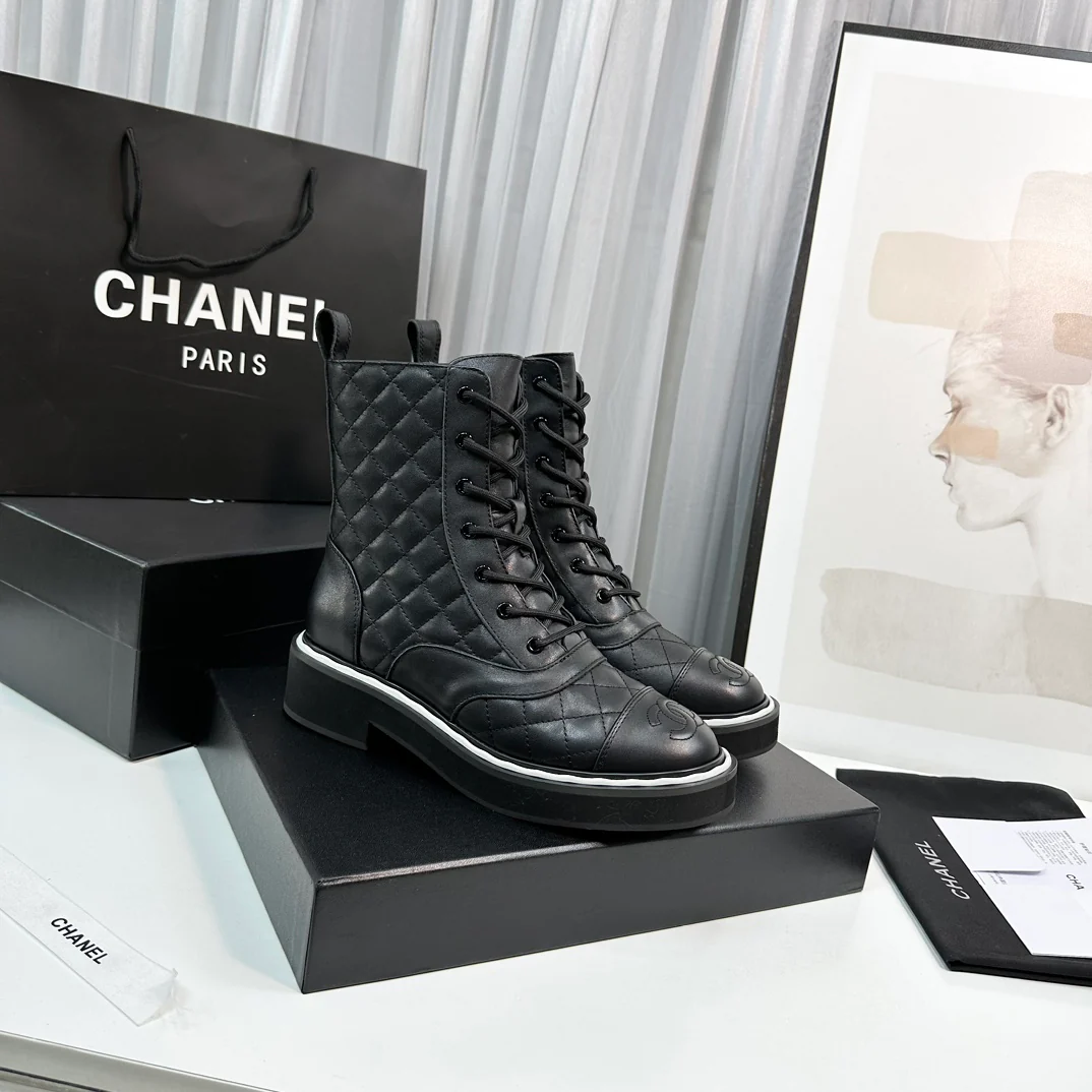 Новинка сезона осень/зима 2023 от Chanel - Стеганые ботильоны - Черные