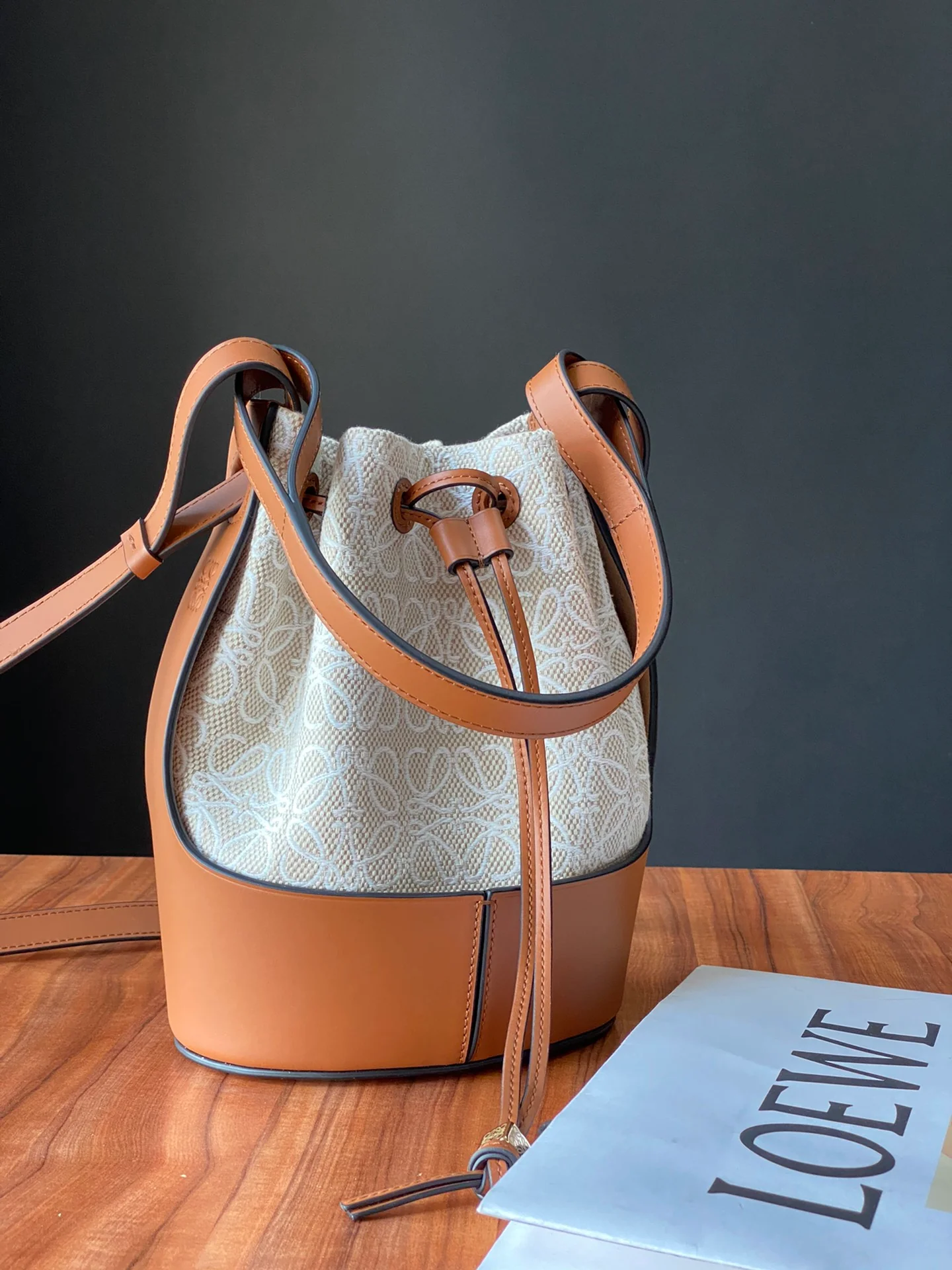 Loewe - Новая сумка-ведро из жаккардовой ткани - Маленький размер