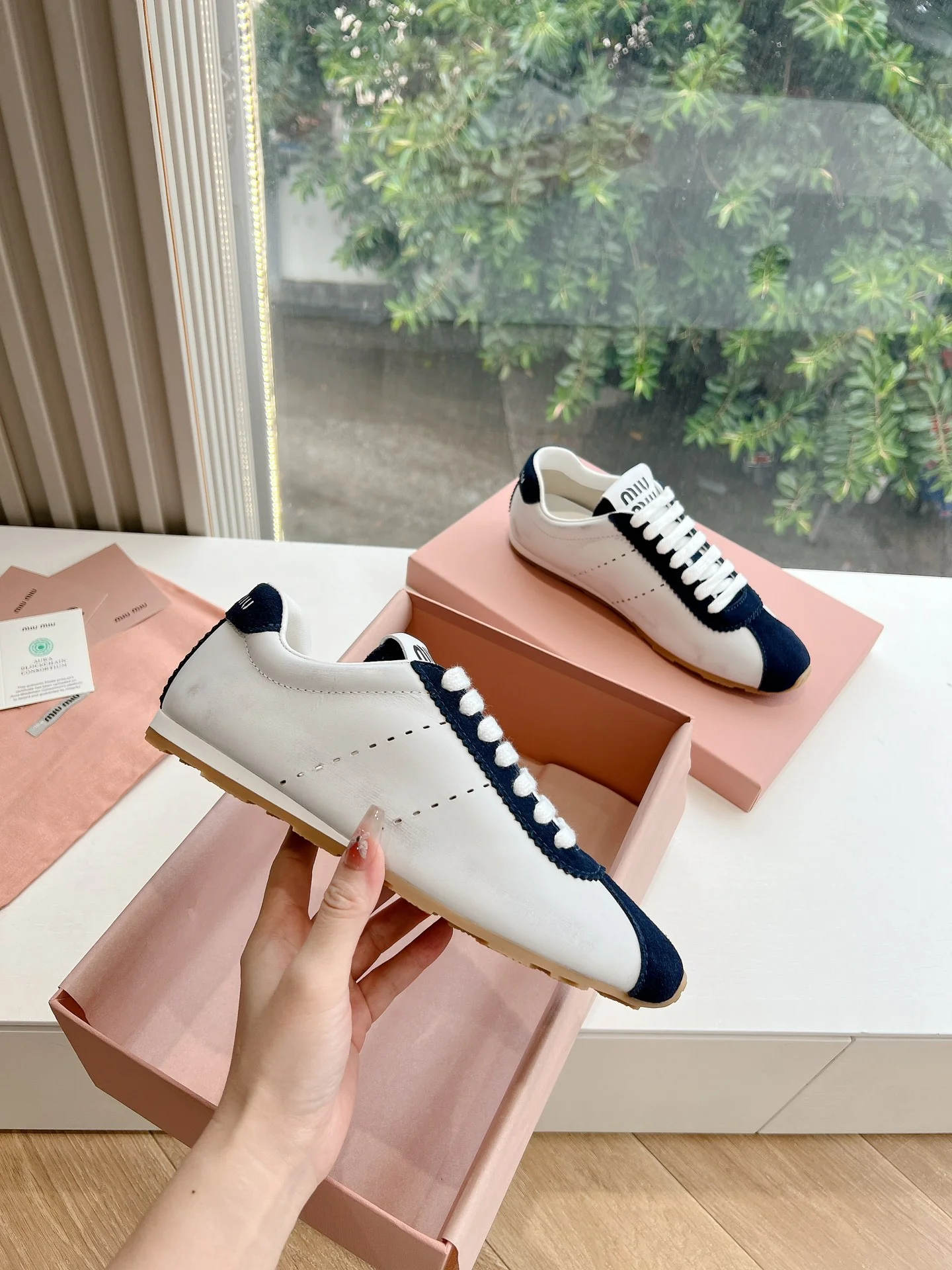 Повседневные туфли Miu Miu 2024 - черные