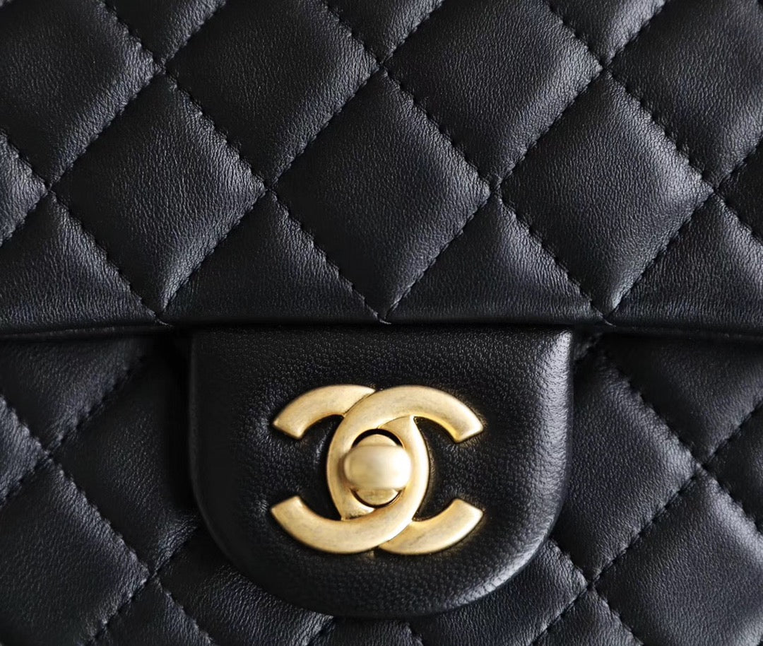 Сумка Chanel Gold Globe Square Fat Flap Bag - черная