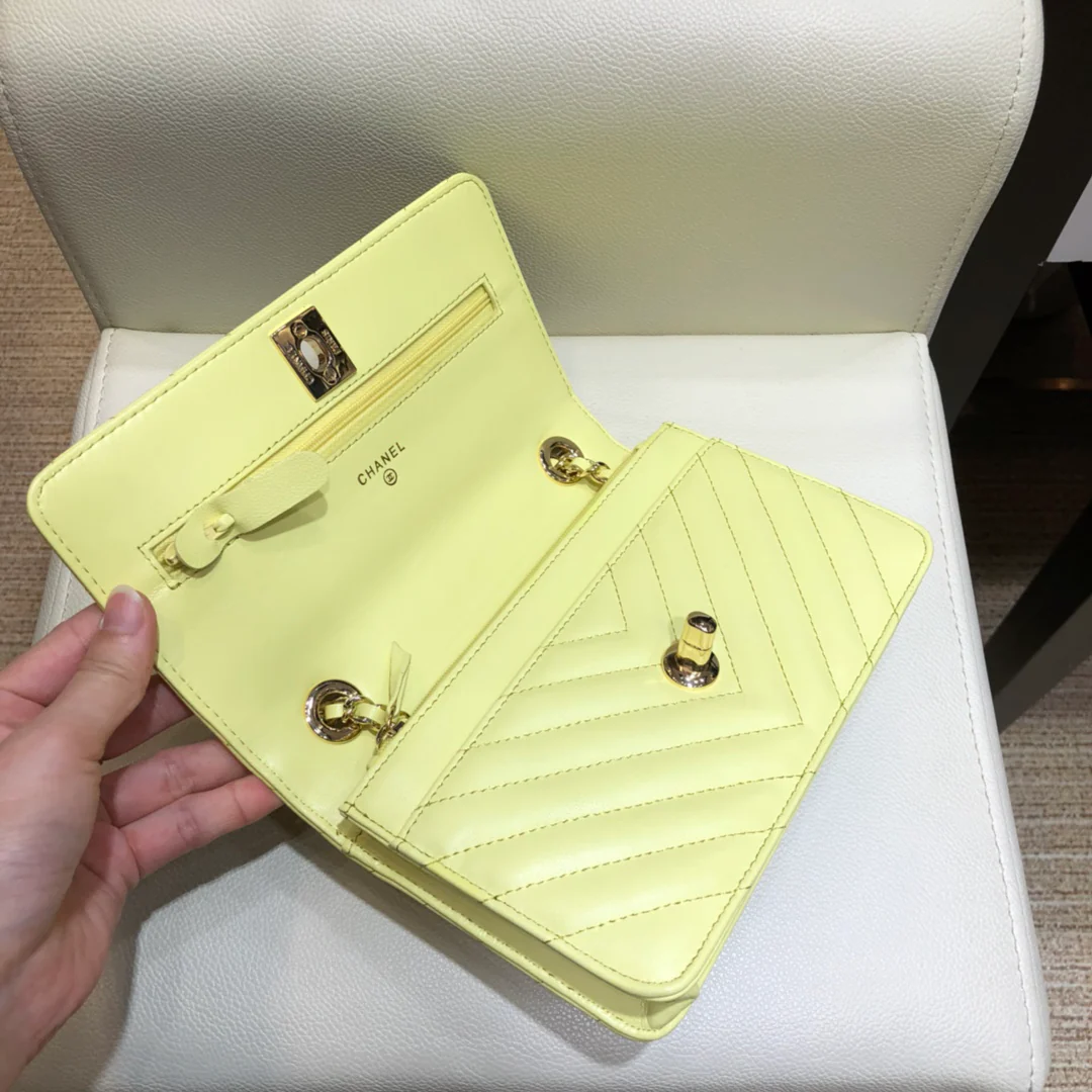 Chanel-trendy-cc-woc-19cm-4