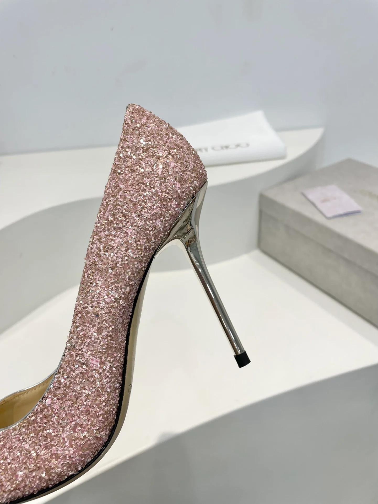 Туфли-лодочки Jimmy с острым носком на шпильке - ярко-розовые