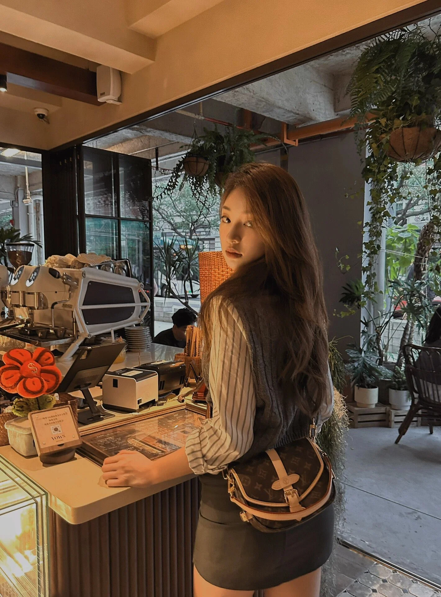 m46740-LV-saumur-bb-handbag/crossbody bag