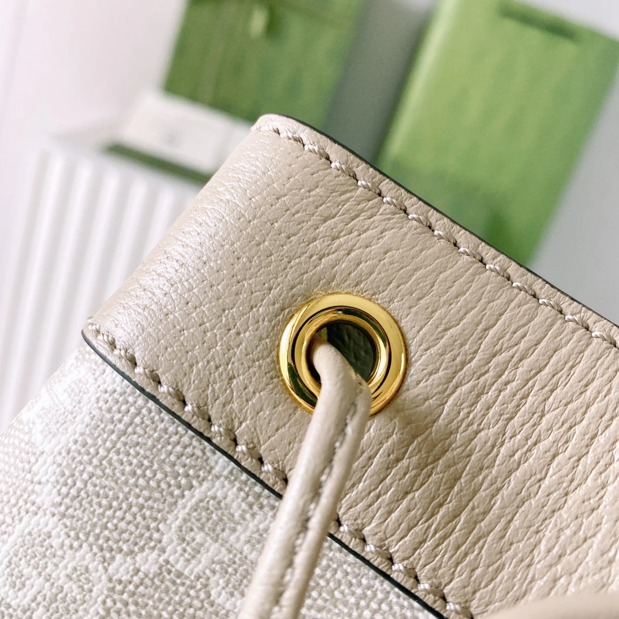 Мини-сумочка-ведро Gucci Ophidia - 15x18x9,5 см - серо-розовая