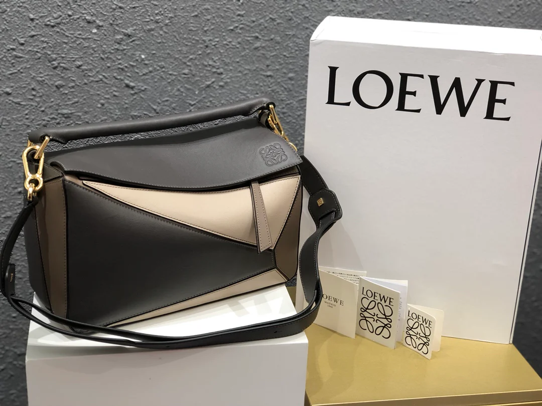 Loewe Puzzle Medium Khaki Color Block