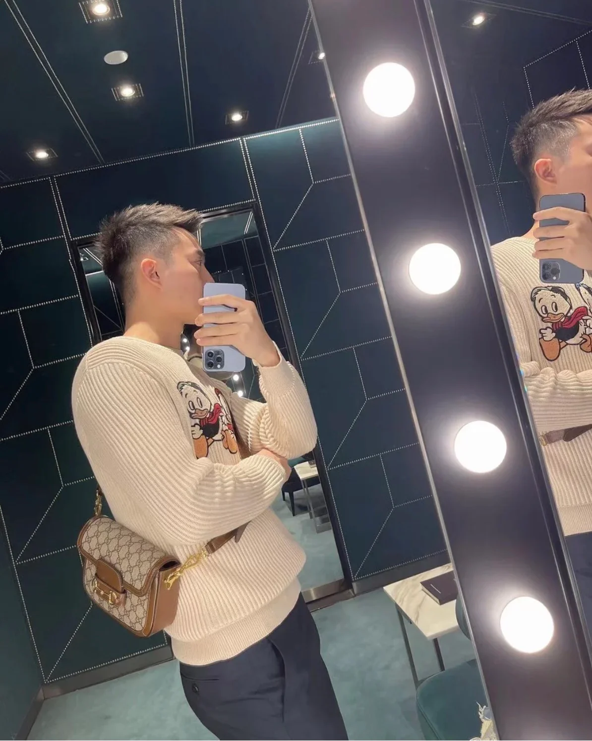 Сумка-седло Gucci 1955 с пряжкой в ??виде подковы - маленькая, 20-5 см