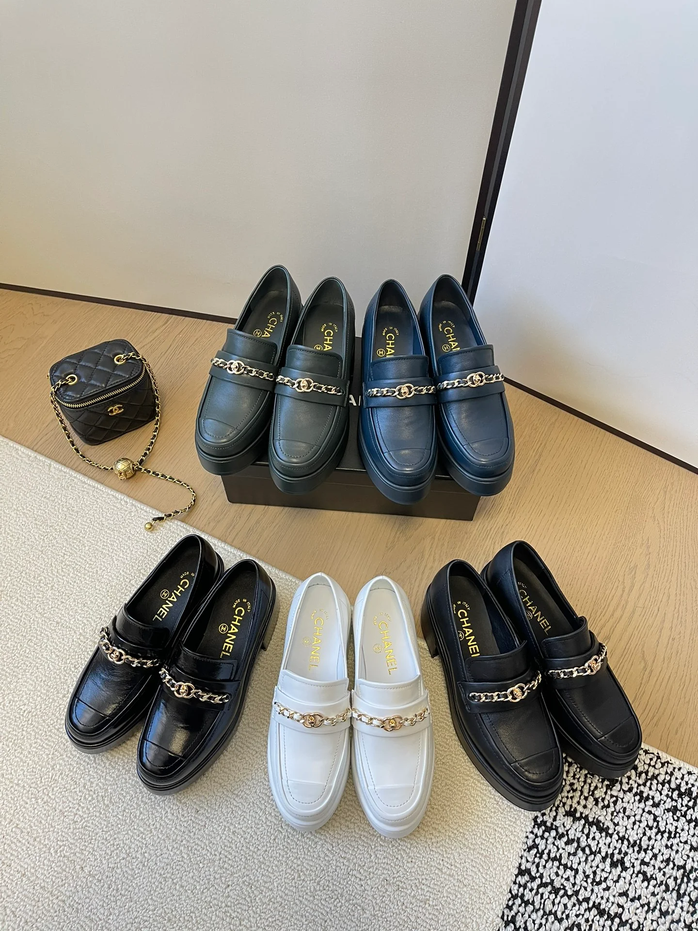 Лоферы Chanel 2024 — изображение из коллекции