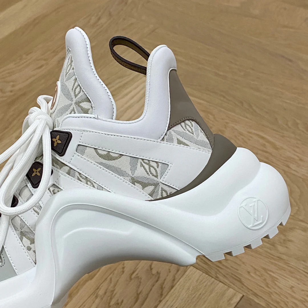 Обувь LV - массивные кроссовки с вышивкой LV - серо-белые