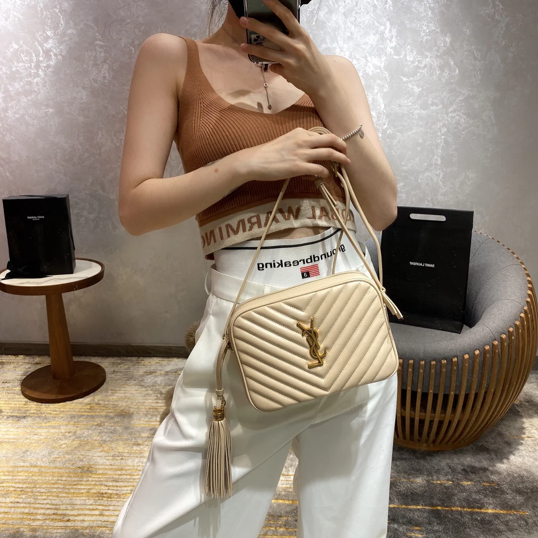 Фотосумка YSL Lou Bag Camera Bag — цвет ?Молочный чай? с золотой пряжкой — абрикосовый.