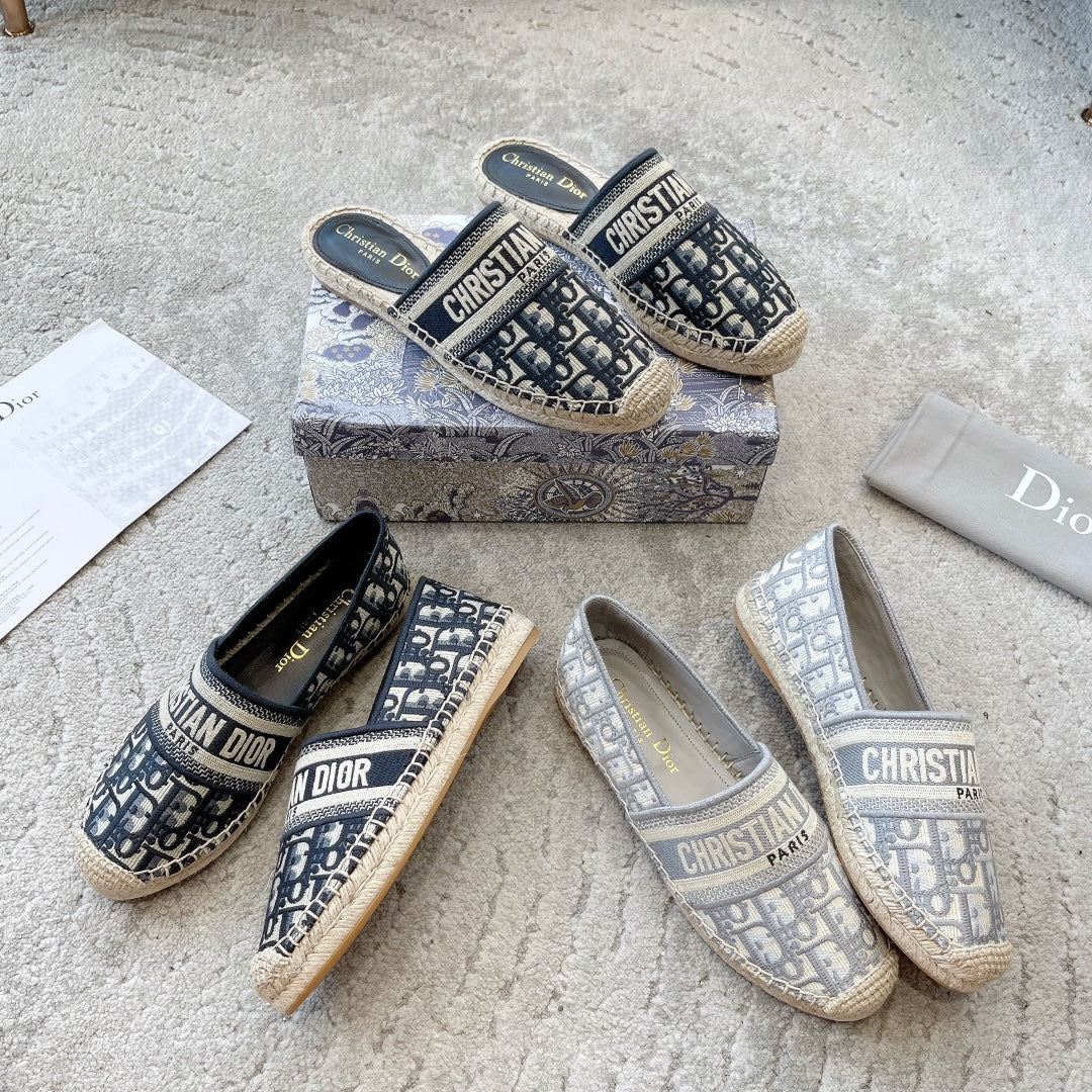 Классические рыбацкие туфли Dior с вышивкой - серые