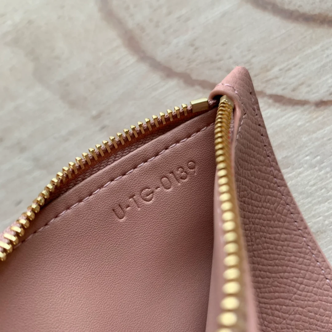 Кардхолдер Celine из зернистой телячьей кожи с застежкой-молнией - розовый