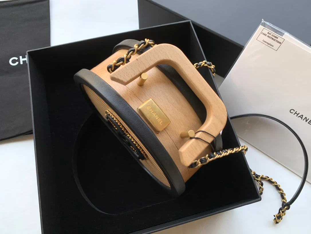 Новинка весны 2022 года от Chanel - Сумка в деревянной коробке - Лимитированная серия