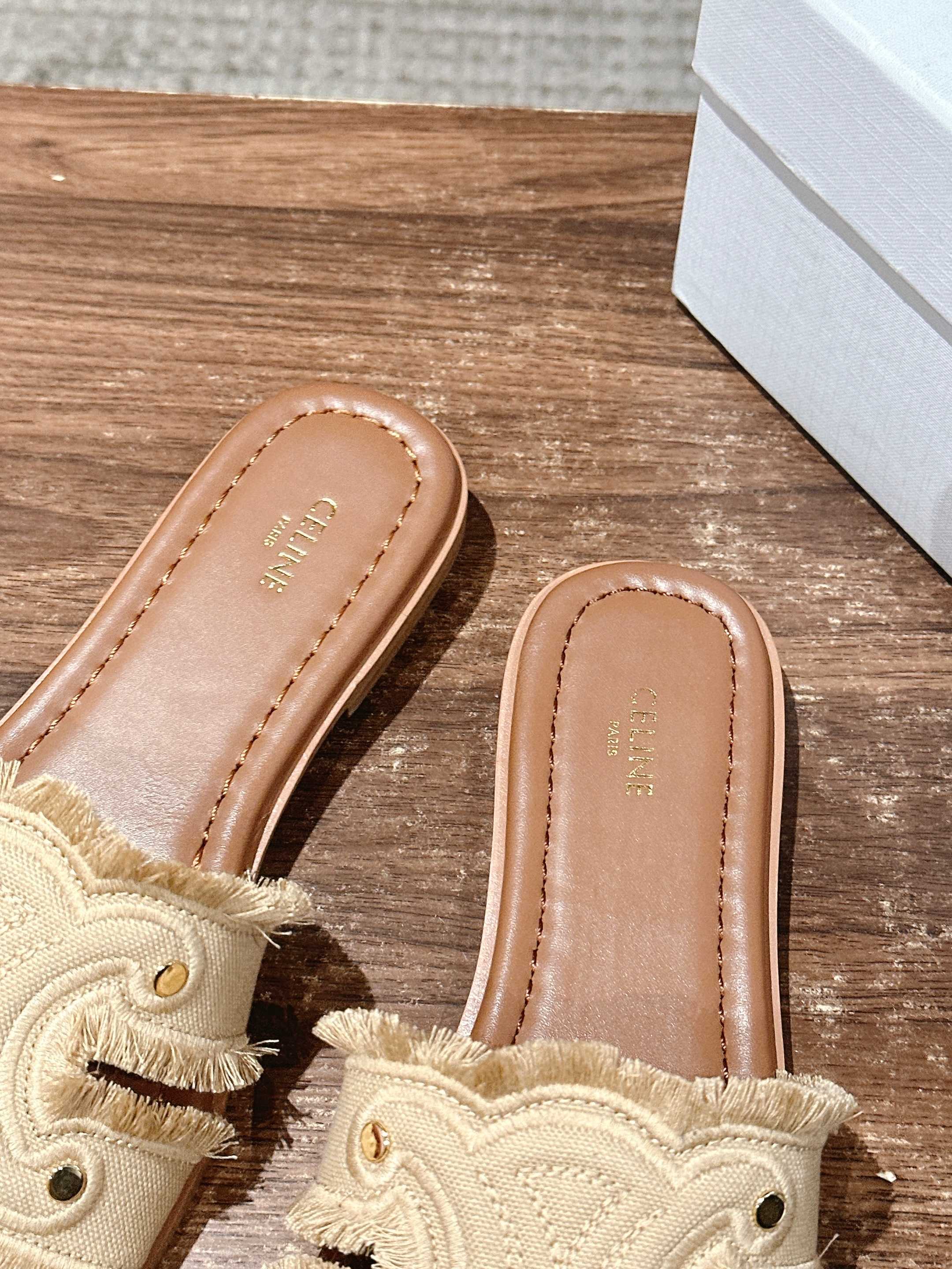 Тапочки Celine Arc de Triomphe - Абрикос