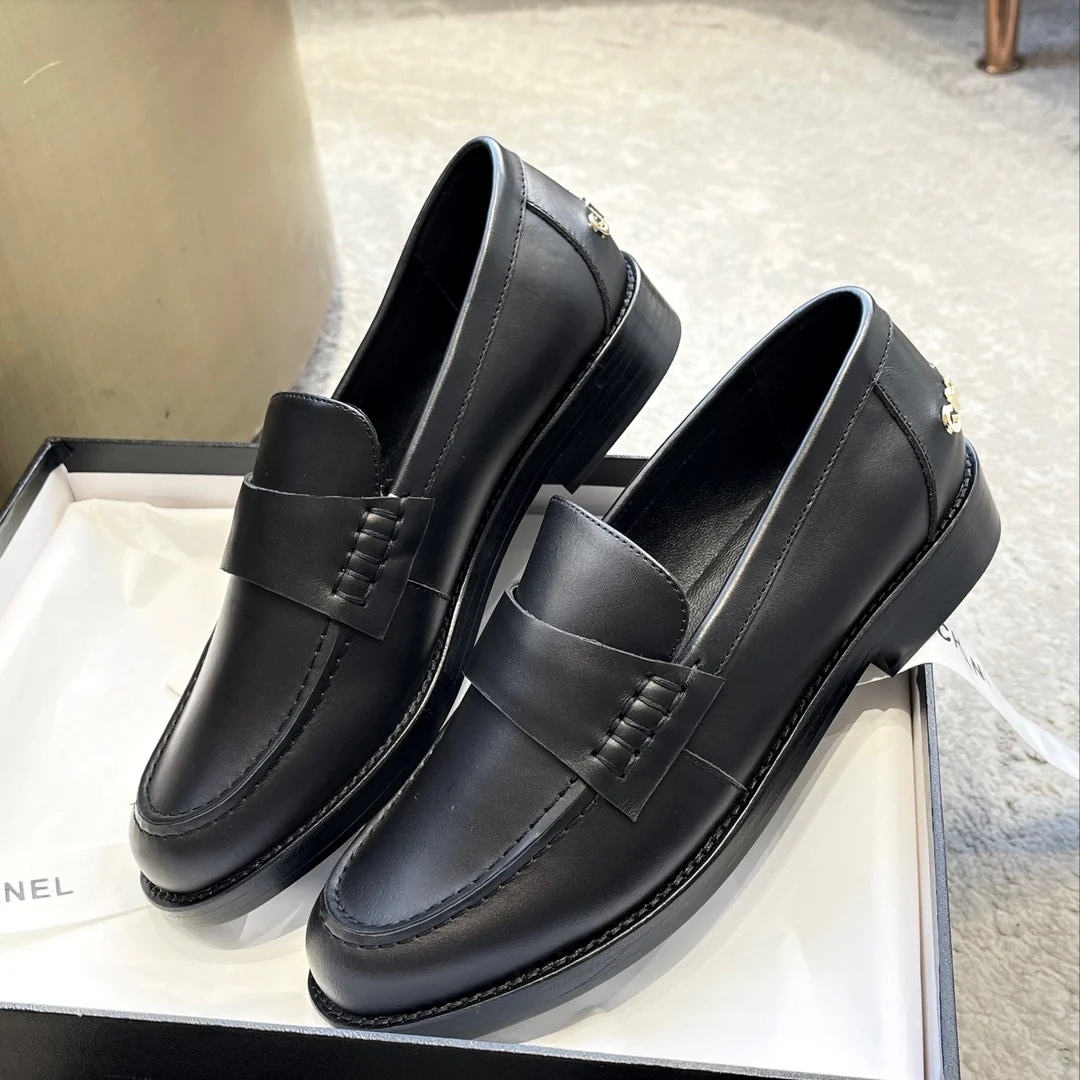 Новинка сезона весна/лето 2023 от Chanel — лоферы из серии Goddess.