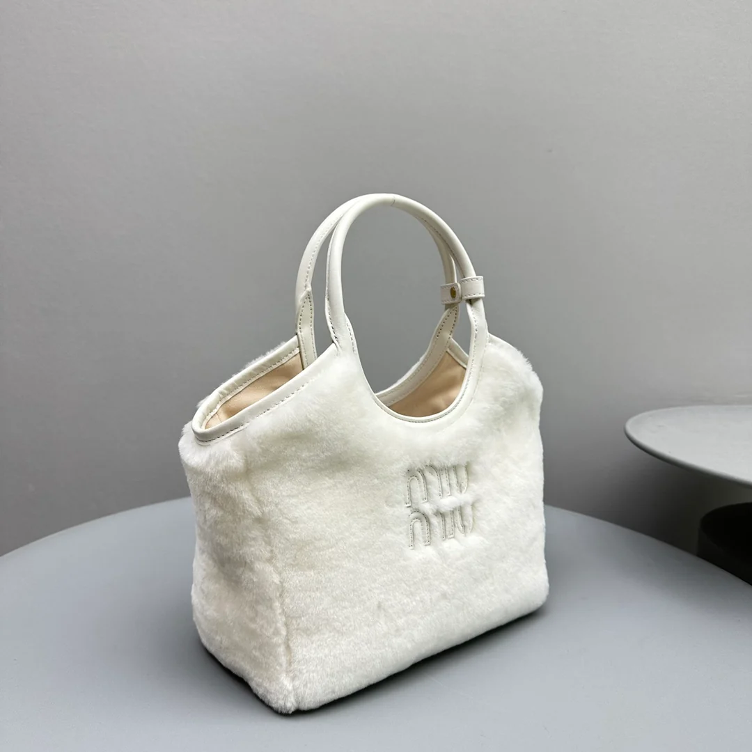 Сумка-тоут Miu Miu Ivy - Пушистая - Маленькая - Белая