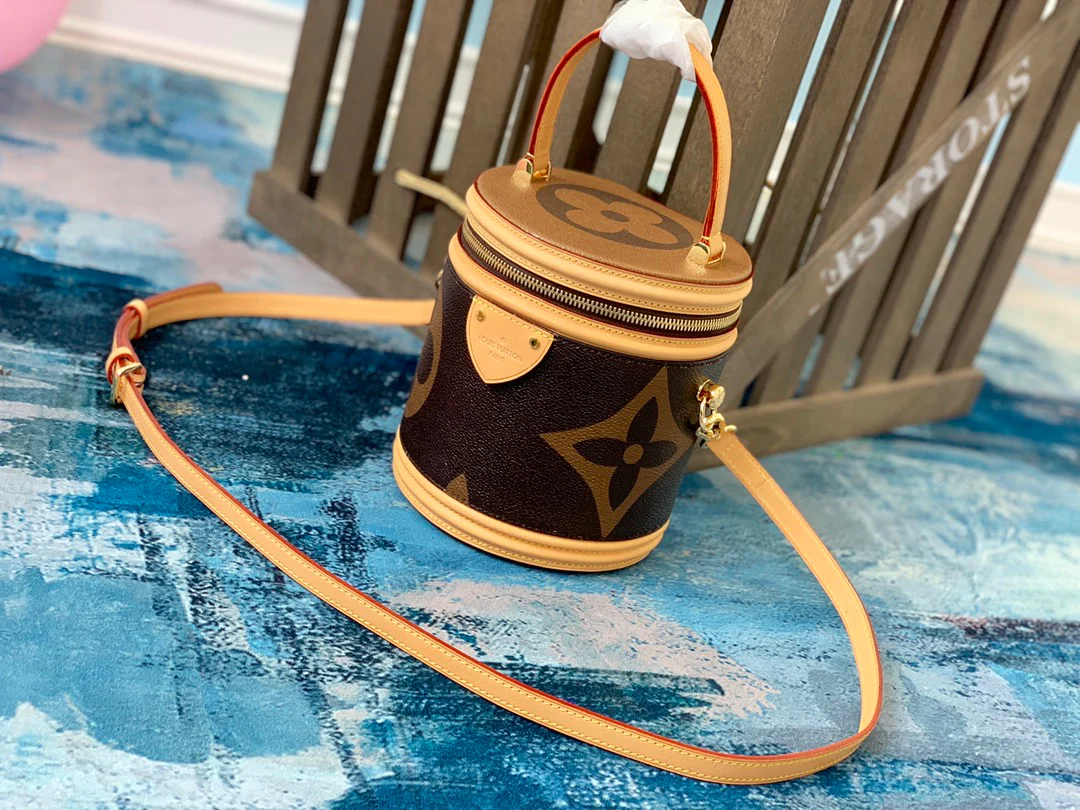 m43986-LV-vanity-handbag-cannes косметичка в форме большого цветочного узора