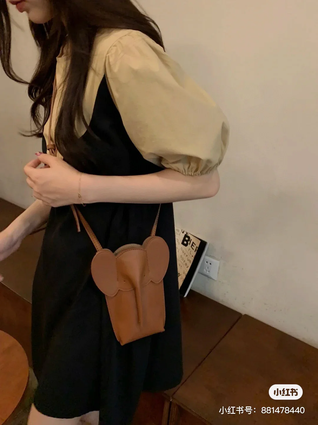 Loewe - Новая сумка для телефона с изображением слона - Верблюжий