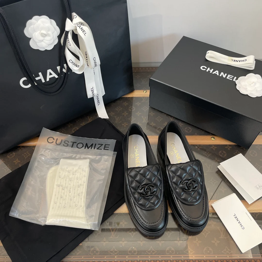 Самый продаваемый товар - Chanel - Рюкзак-лоферы - Покупка через посредника. Оценка - 1.