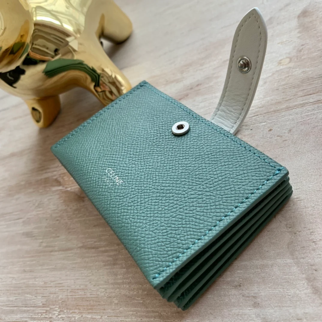 Celine 粒面牛皮风琴卡包