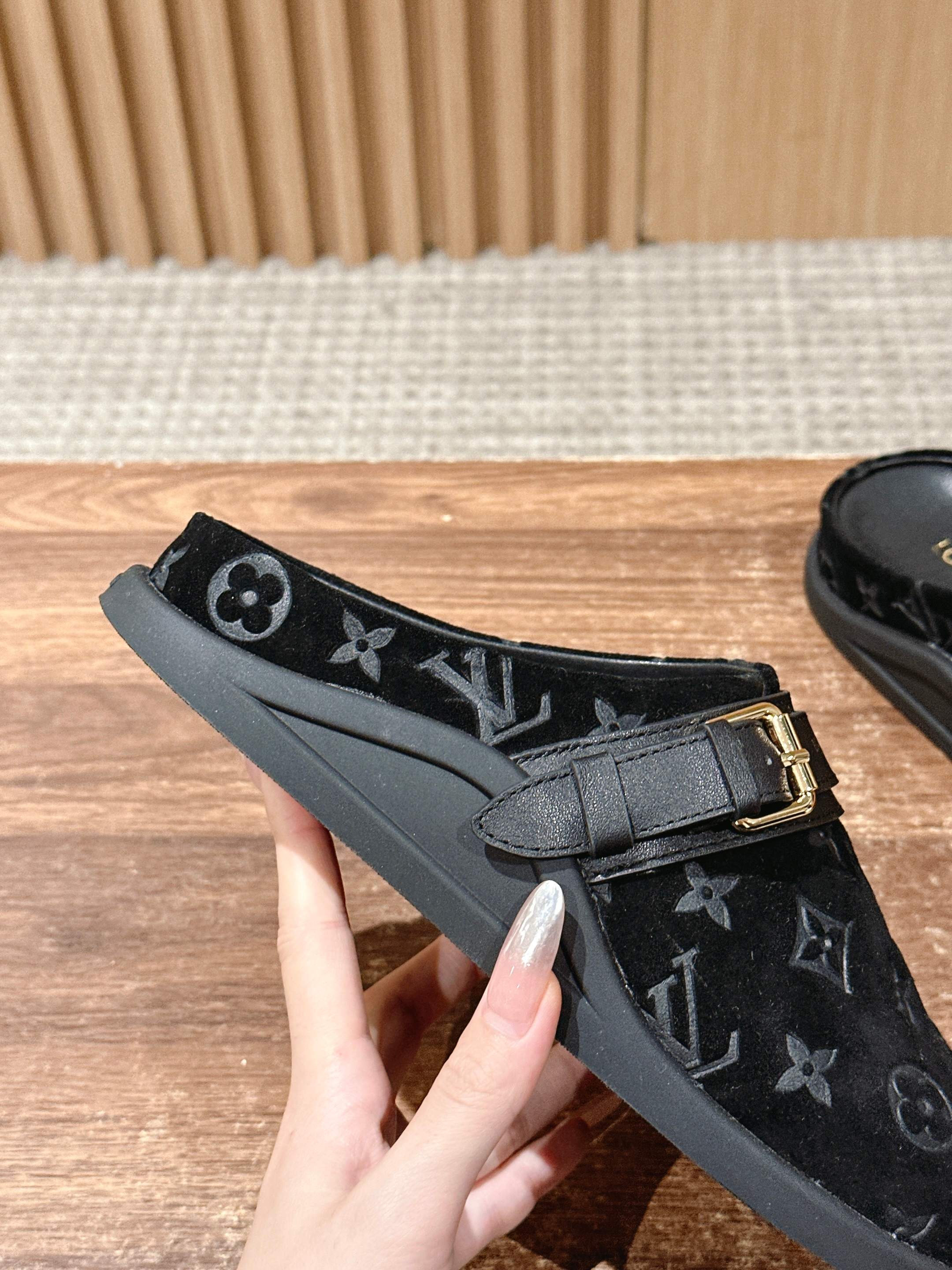 Сандалии LV Birkenstocks - замшевые - черные