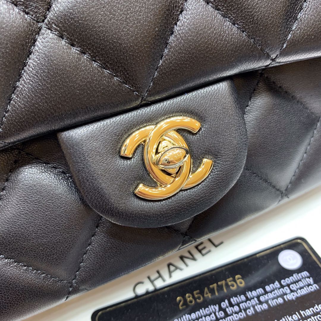 Сумка Chanel CF Pearl из коллекции Весна/Лето 2020 — Черная — 18 см