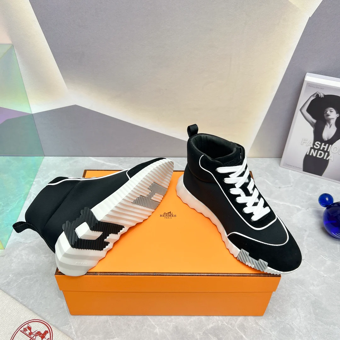 Новинки сезона весна/лето 2023 от Hermes - Высокие повседневные кроссовки - Унисекс - Черно-белые