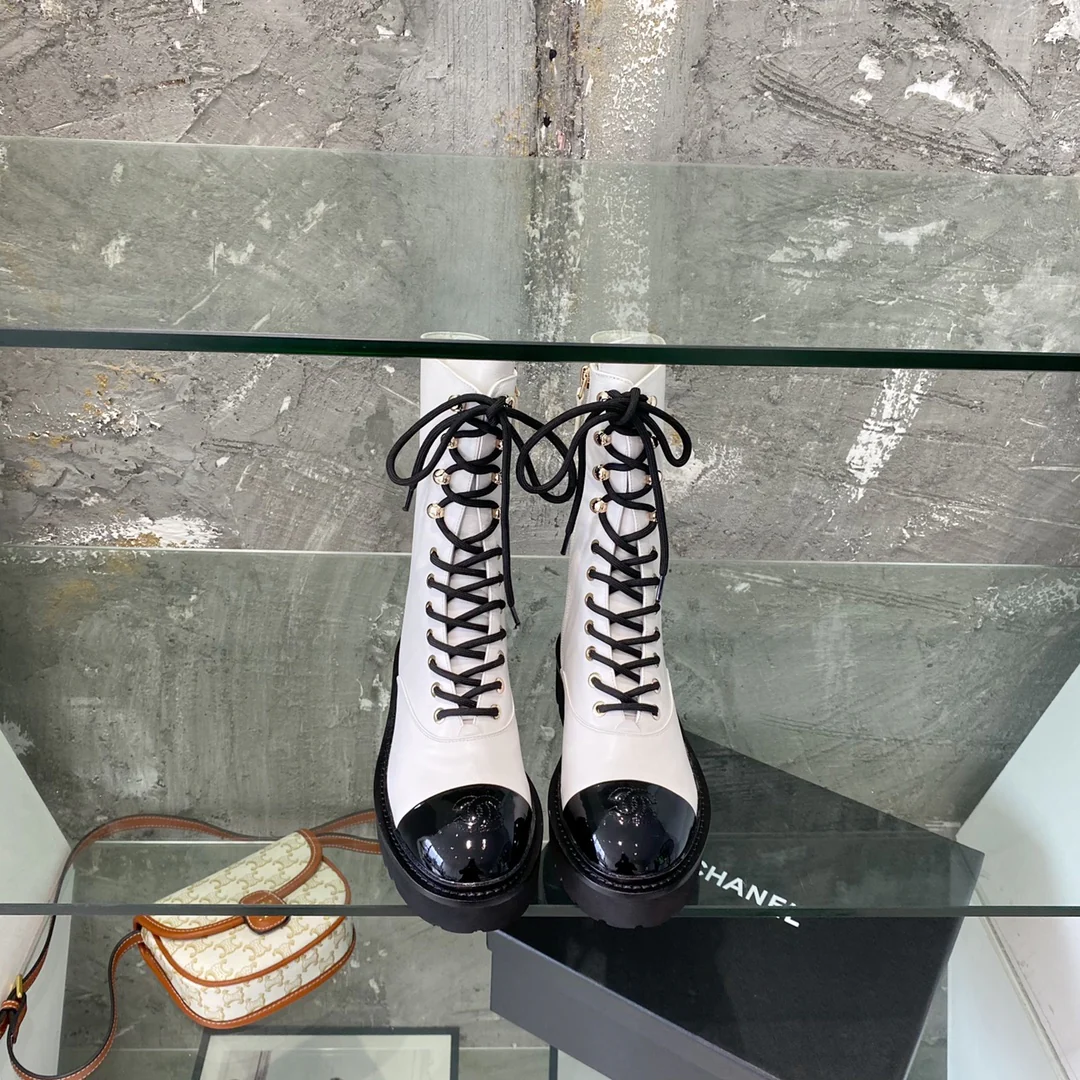 Chanel - Новые ботинки Dr. Martens на шнуровке - Размеры 35-39-40 (изготовлены на заказ)