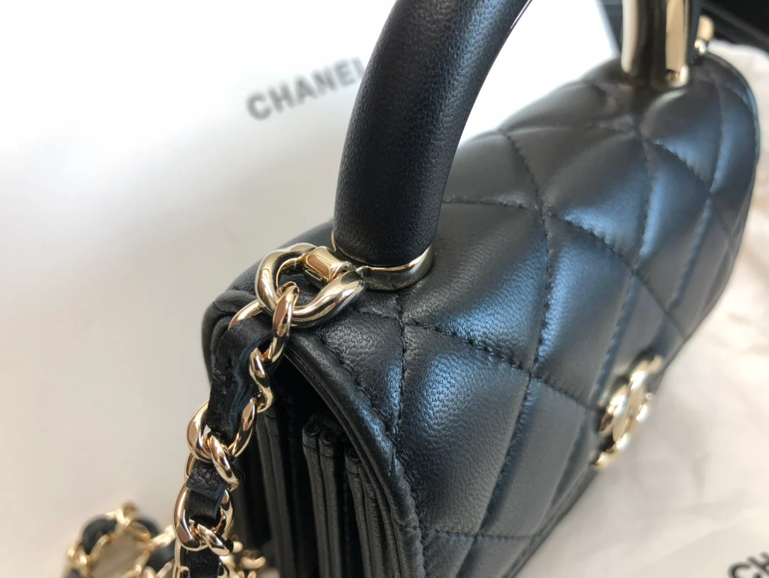 Маленькая сумка Chanel 2022 Métiers d'Art Collection — черный — кожа ягненка