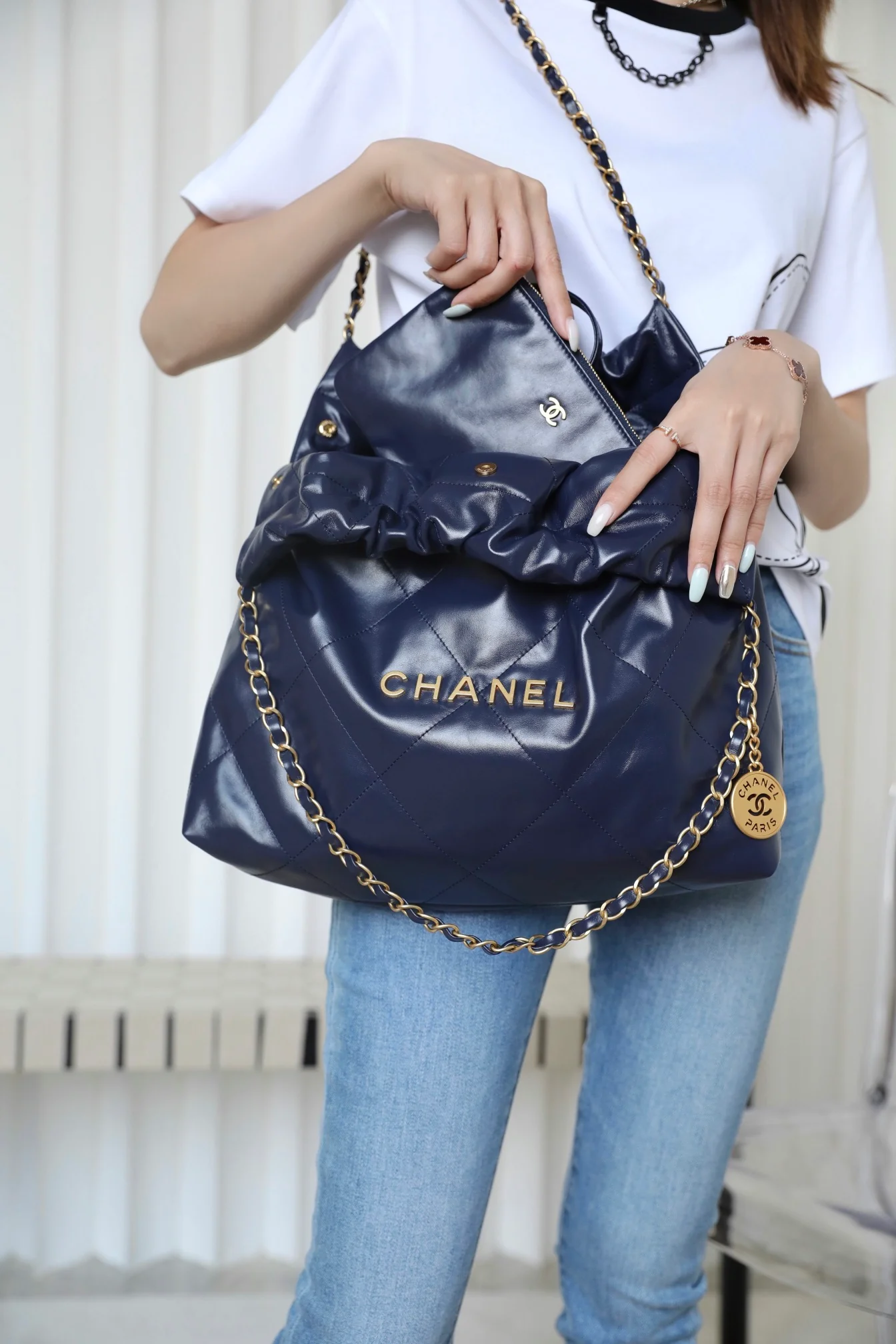 Сумка Chanel 22 - темно-синяя - большая