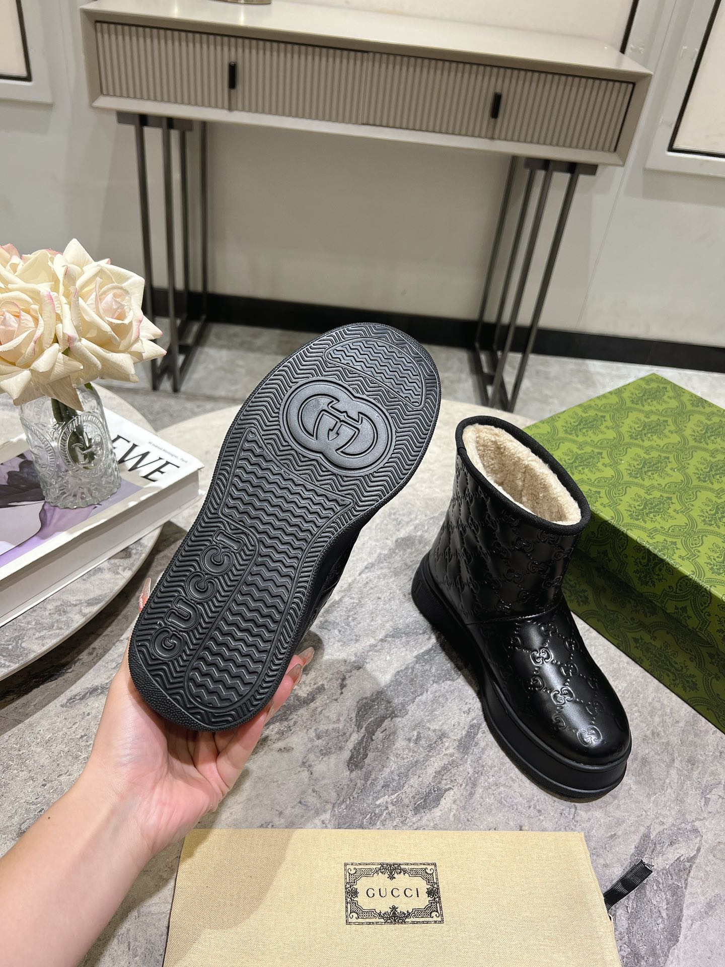 Шерстяные зимние сапоги Gucci 2024 - черные