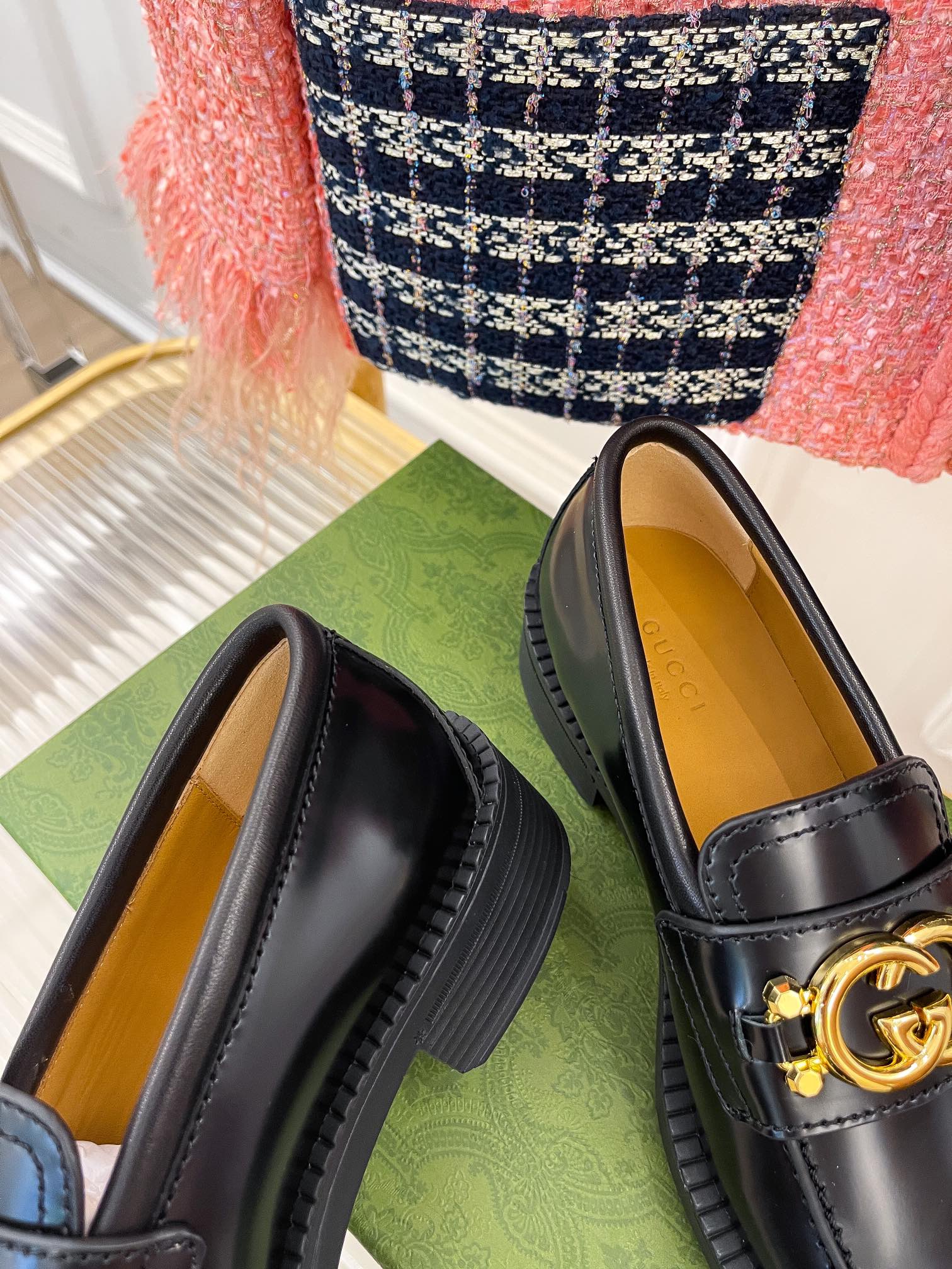 Gucci - Ретро-туфли в стиле афро