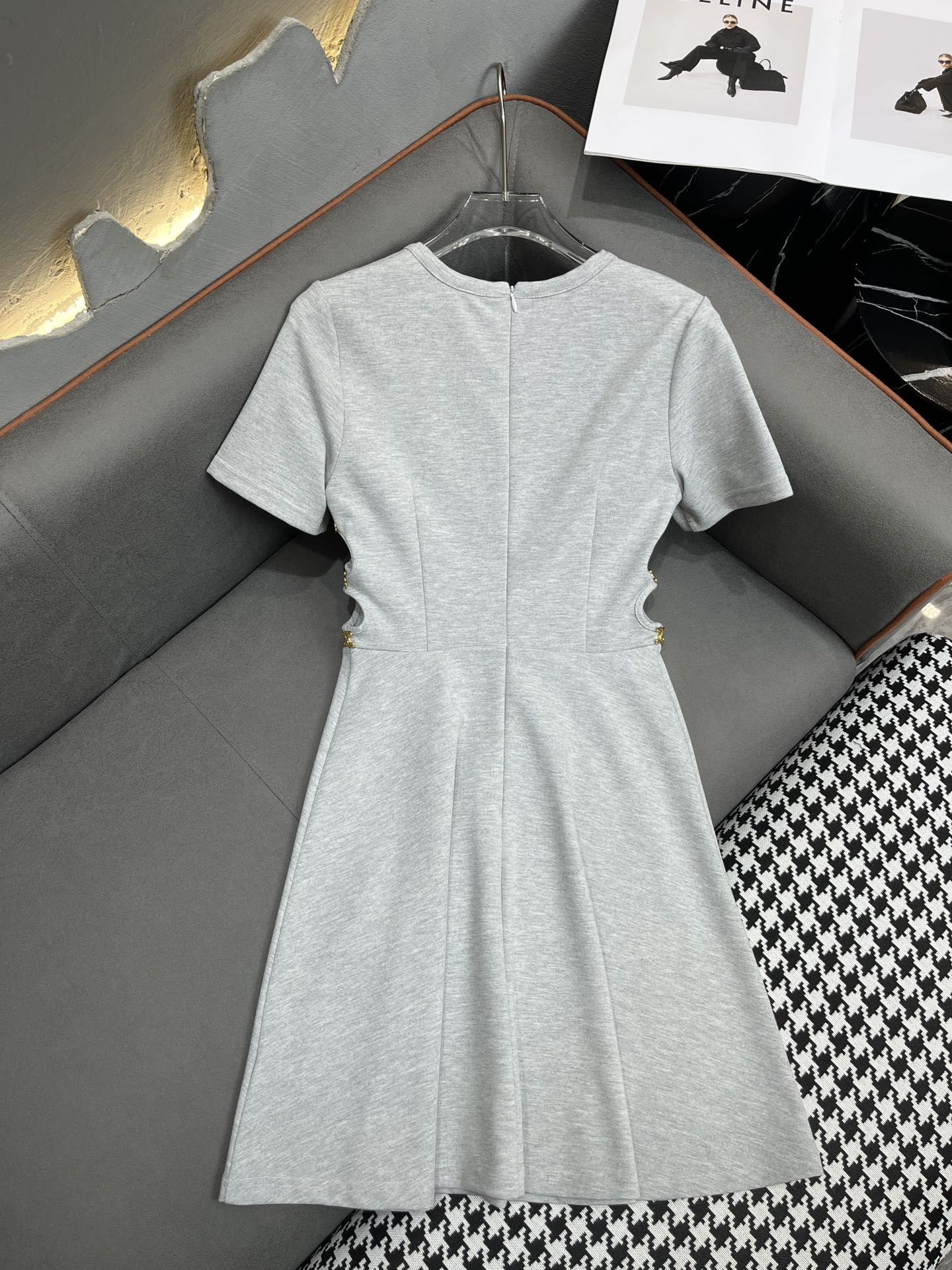 Платье Celine 2404-24ss весна/лето с рваным дизайном, омолаживающее и стройнящее, серое.