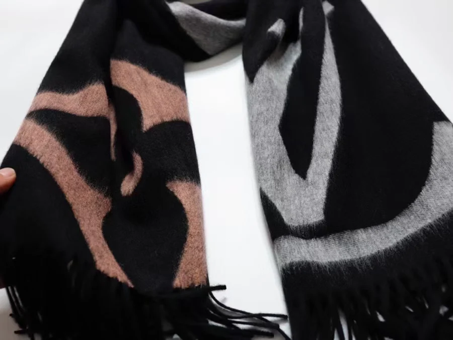 LV - Популярный во всем мире - Идеальный шарф - 1