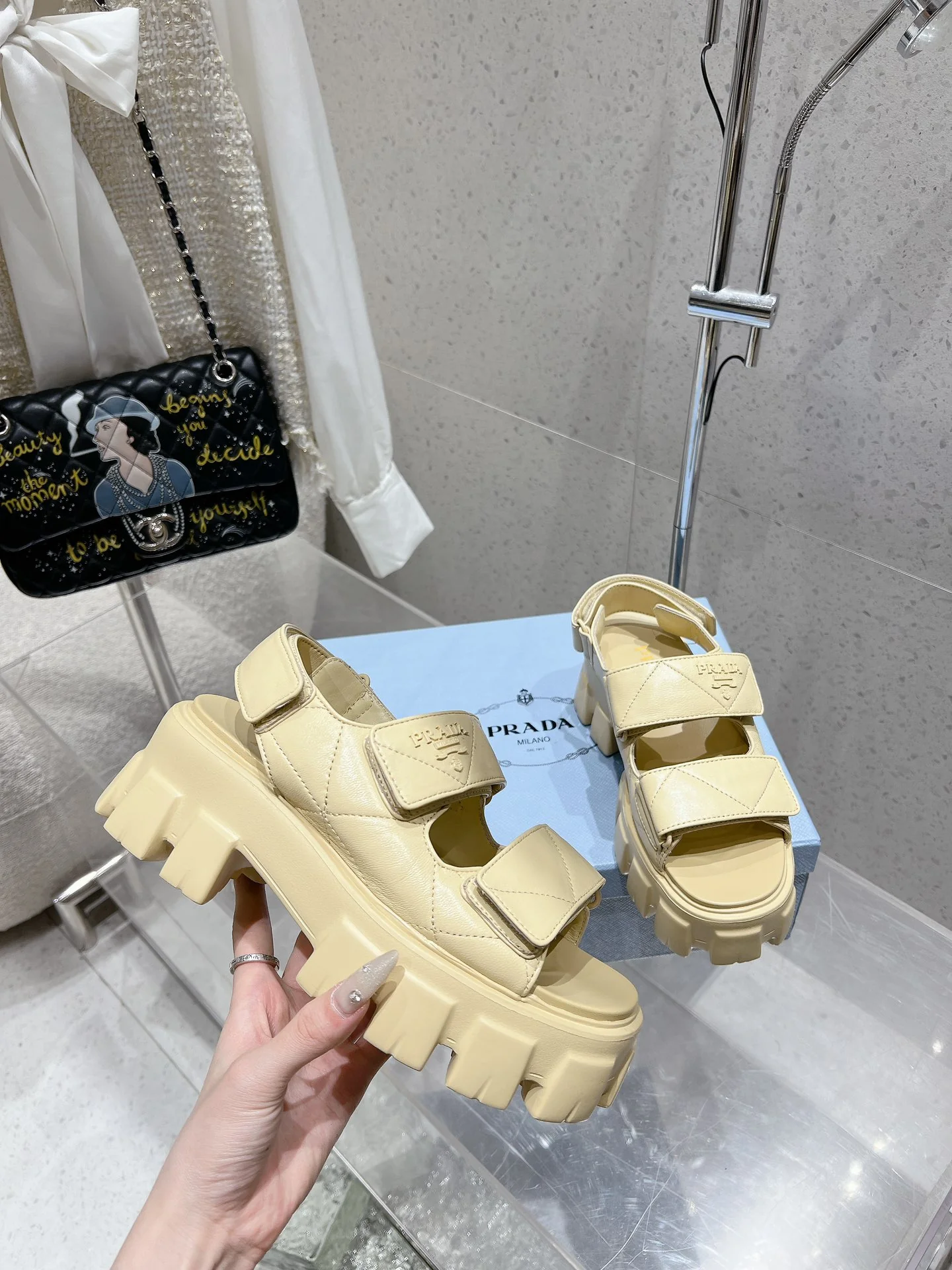 Сандалии Prada 2024 на липучках - желтые