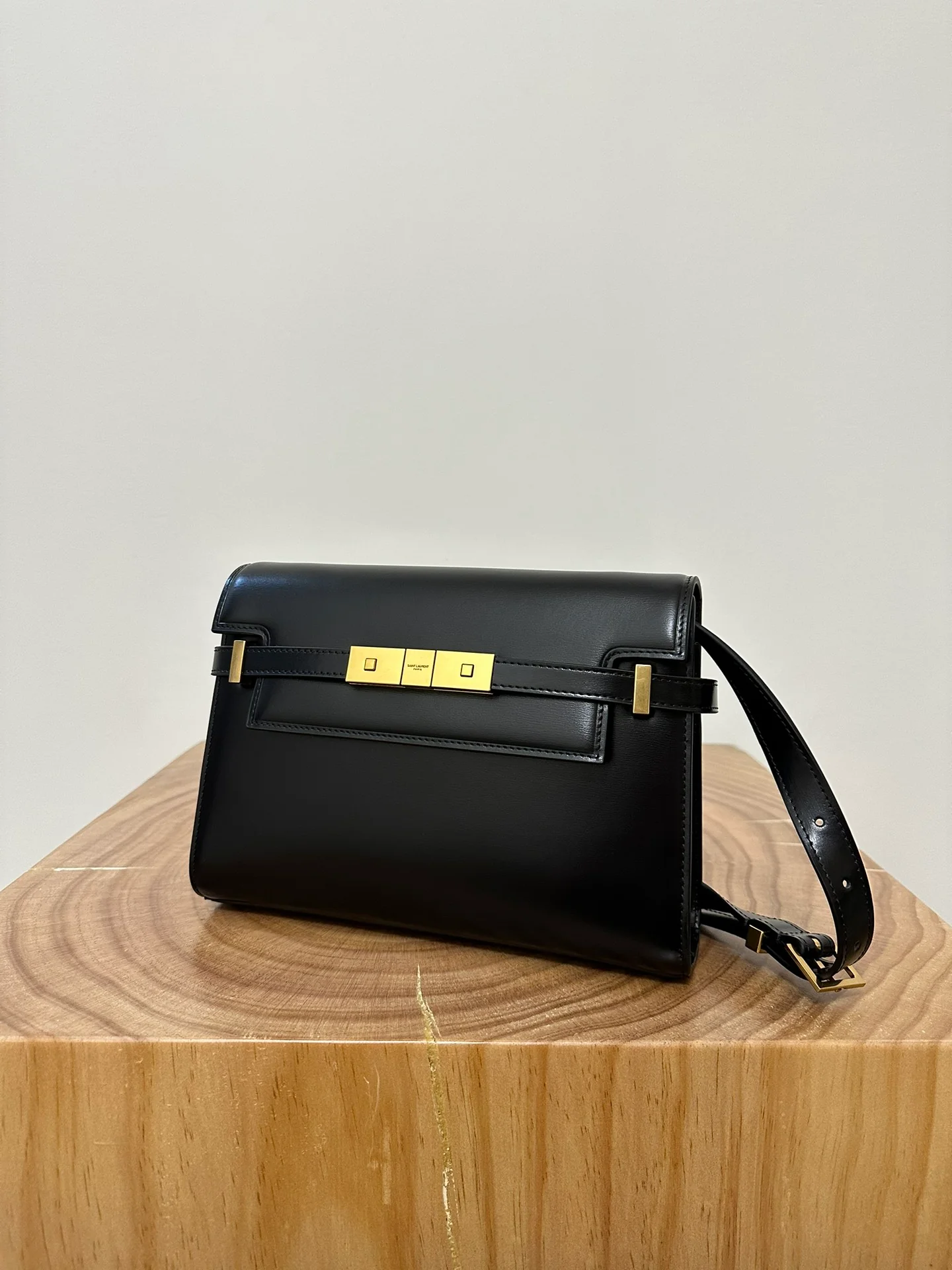 YSL Manhattan Toothpick Texture Small Black with Gold buckler