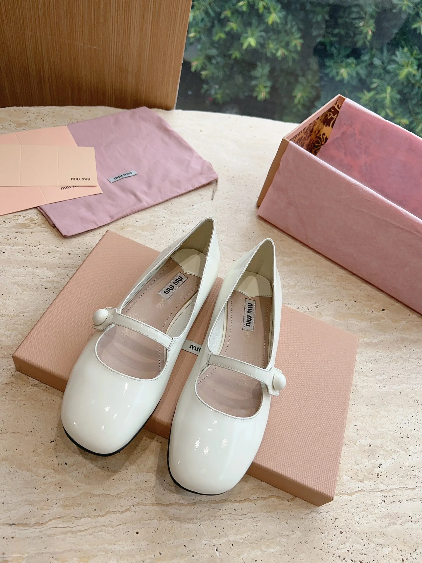 Балетки Miu Miu Mary Jane - белые