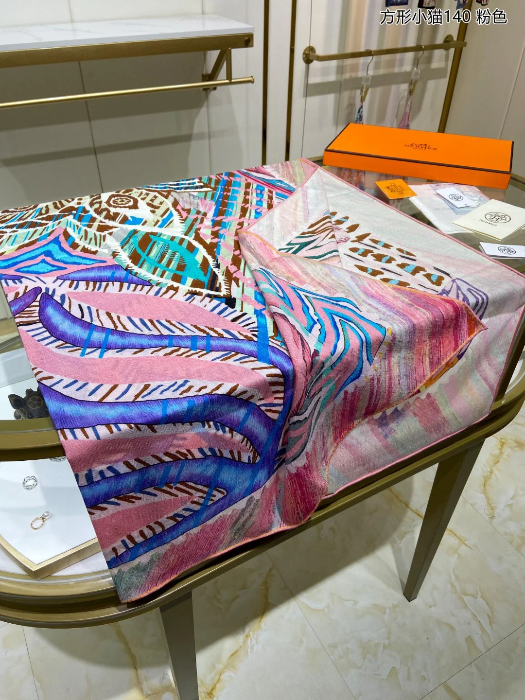 Шарф Hermes Square Kitten Scarf - 140 см - 70% кашемир - 30% шелк - 1 шт.