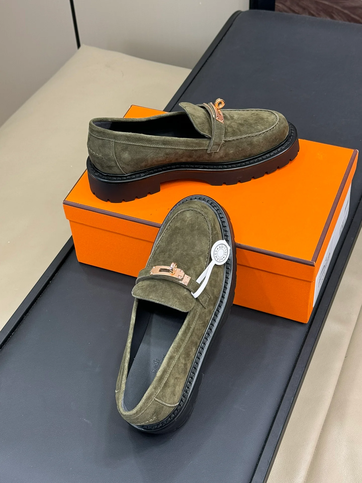 Лоферы Hermes 2024 - темно-зеленые