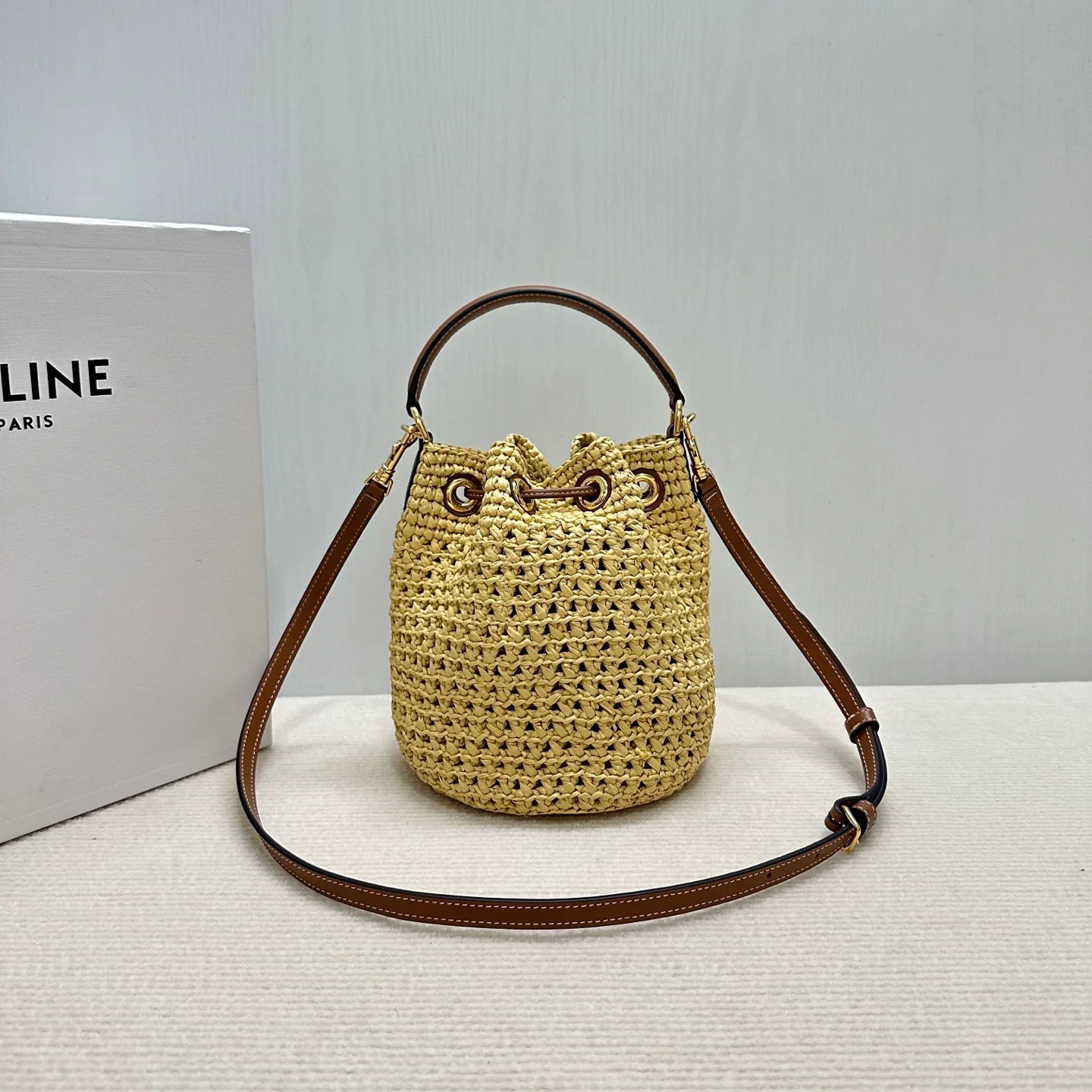 Плетеная сумка-ведро Celine-teen-clara