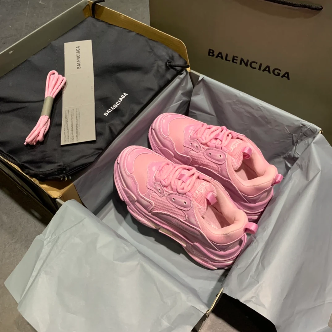 Balenciaga - Dad Shoes - 23