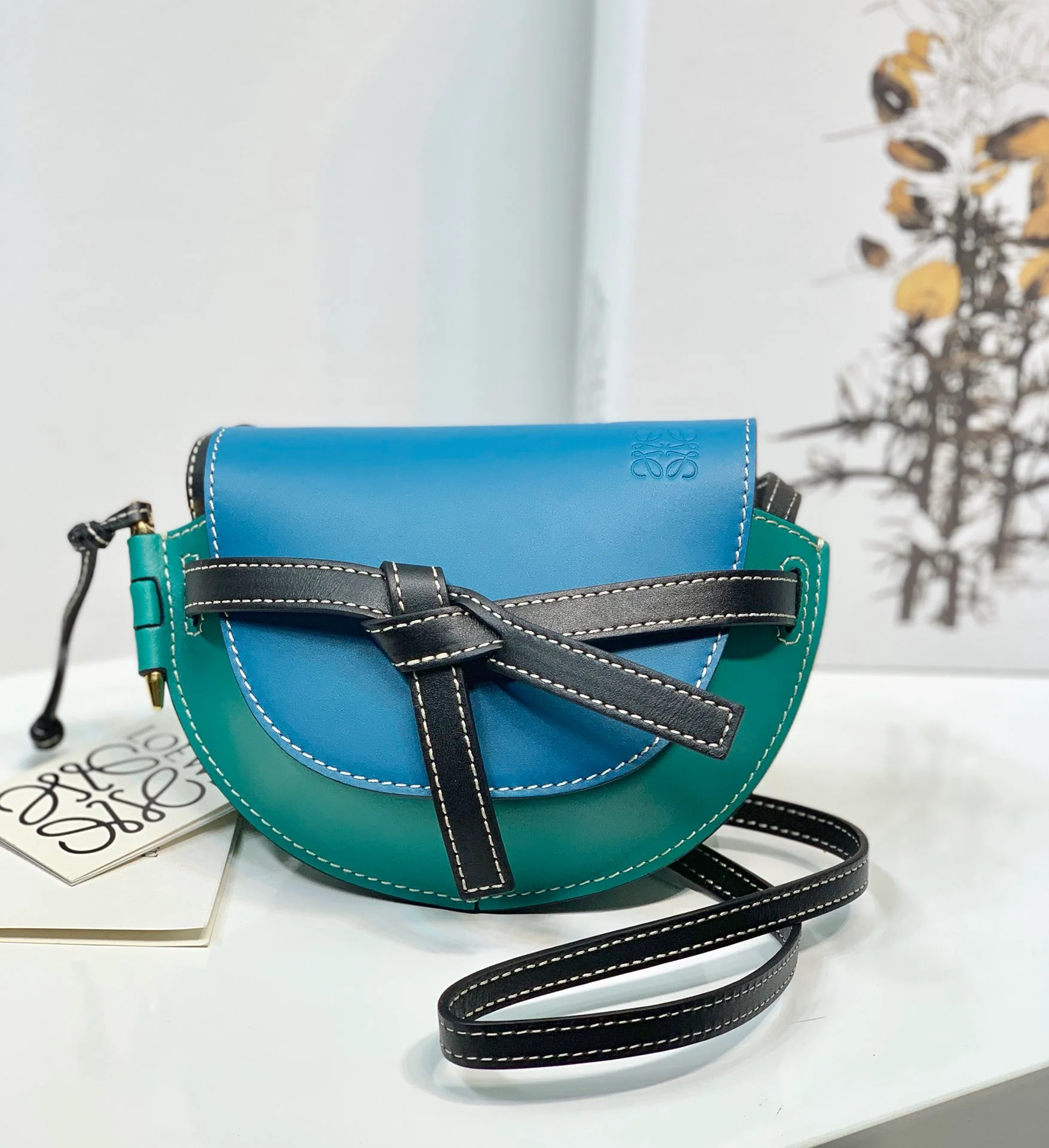 Loewe-gate-small-20x19x11-5-cm-1