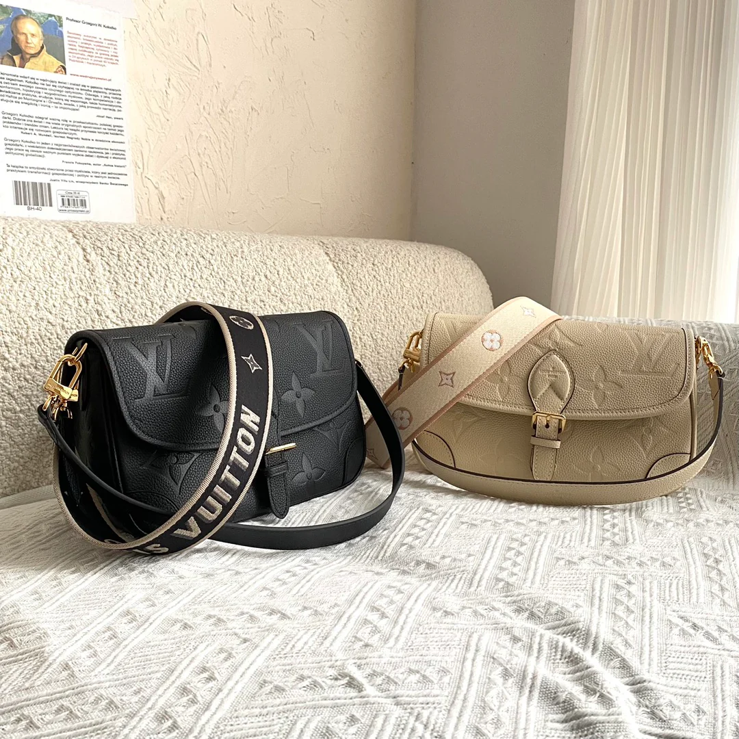 m46388-LV-diane Сумка-багет (наплечная/кроссбоди) - белая