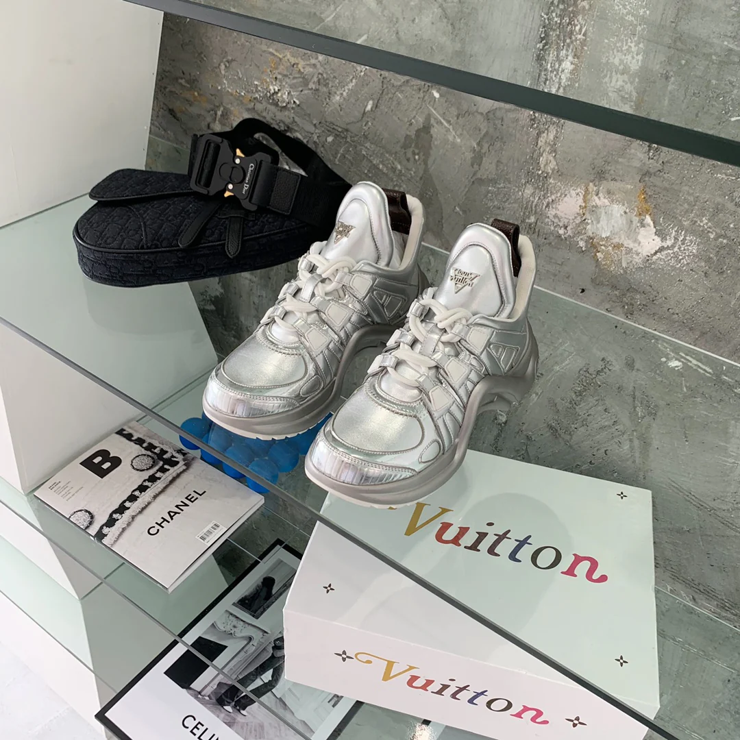 Обувь LV - Массивные кроссовки LV - 15