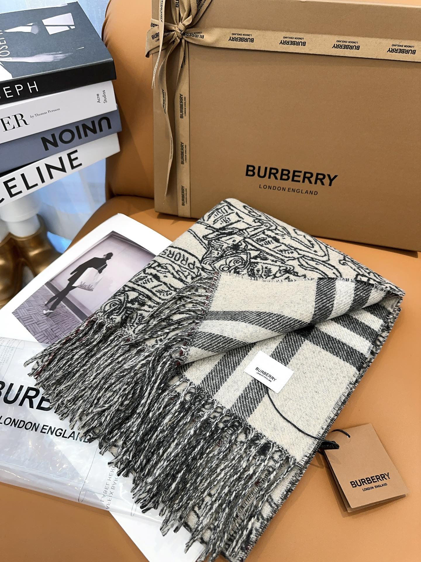 Двусторонняя шаль Burberry 2024 Equestrian - 210-50